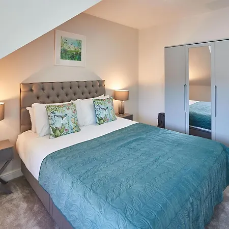 Host & - The Loft @ The Regency Apartment