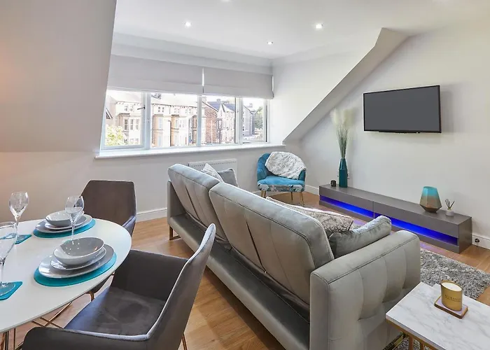 아파트 Host & - The Loft @ The Regency