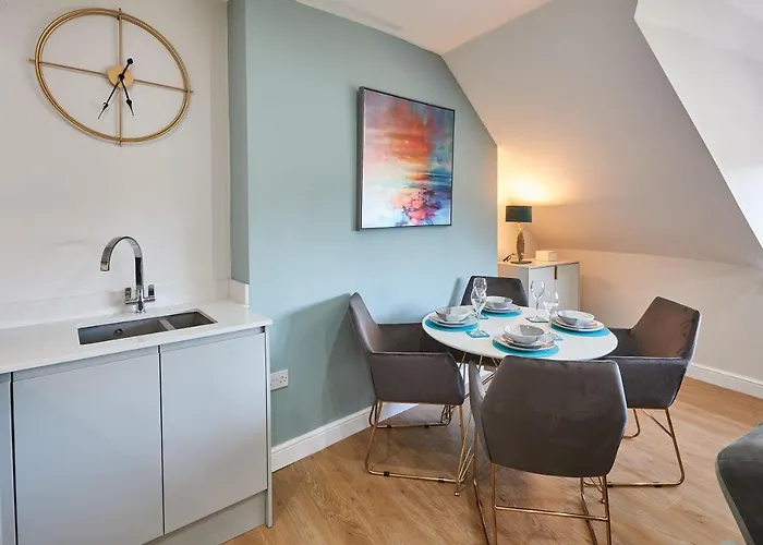 Host & - The Loft @ The Regency 아파트