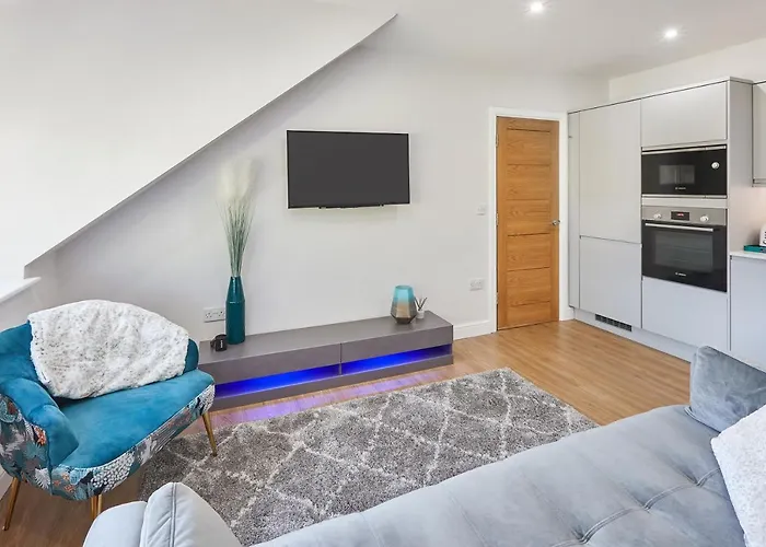 아파트 Host & - The Loft @ The Regency *